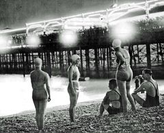 Night-swimming-at-Hastings-Pier-1930s.